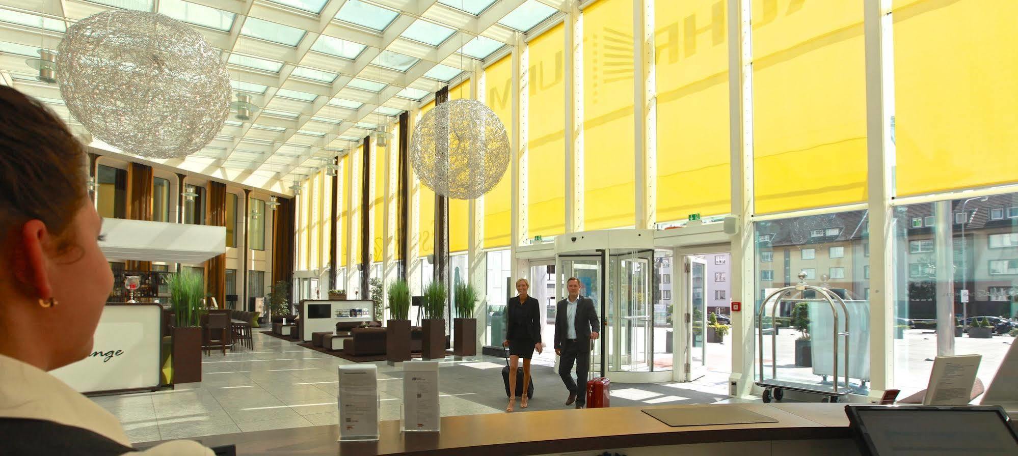 Webers - Das Hotel Im Ruhrturm Essen Exterior foto